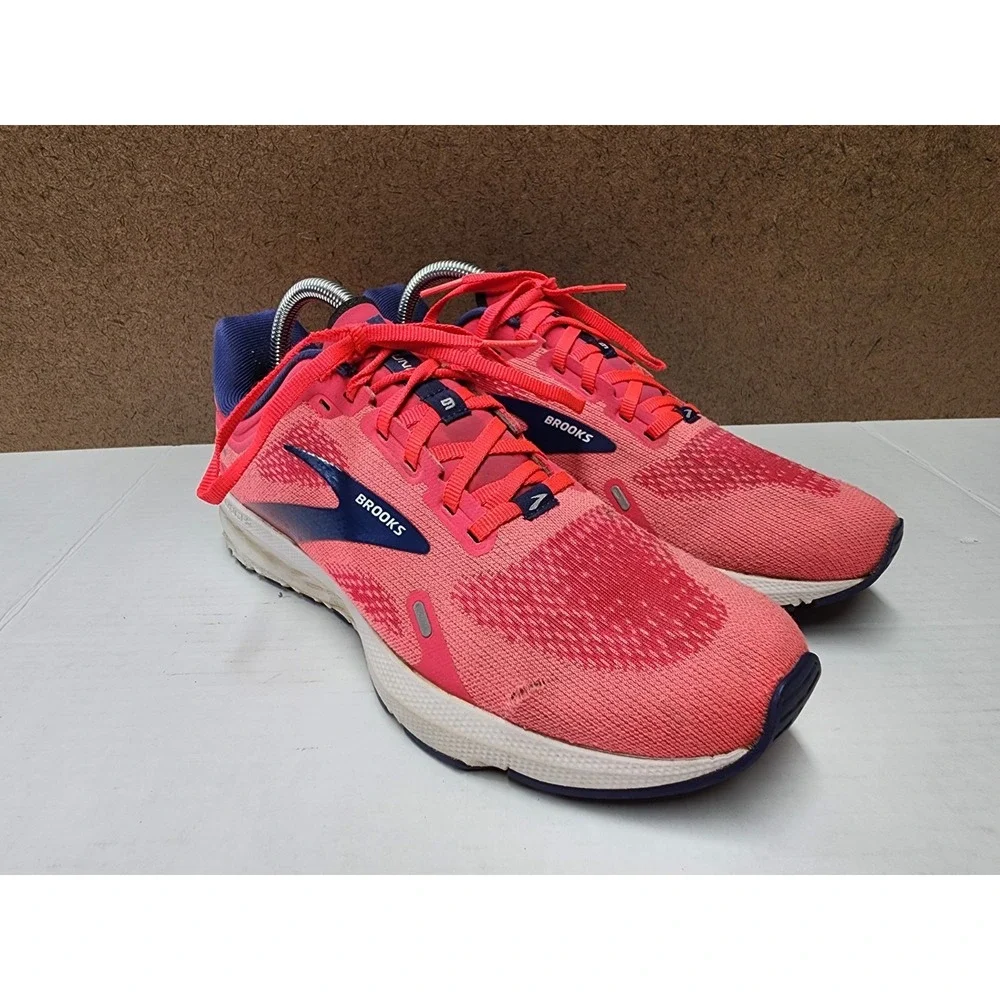 Brooks Launch 9.5 Womens Size 8.5 B Pink White Athletic Running Shoes Sneakers